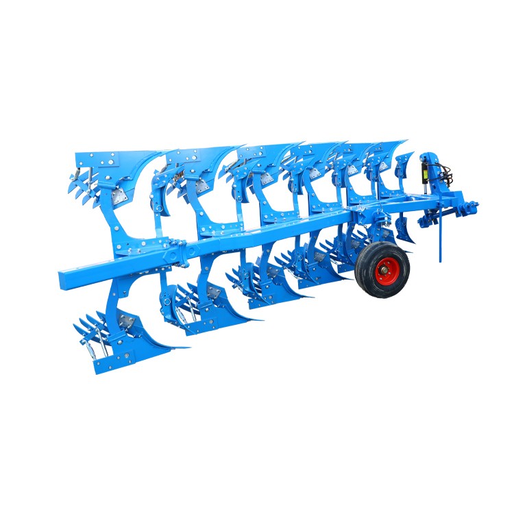 Bajak traktor ladang